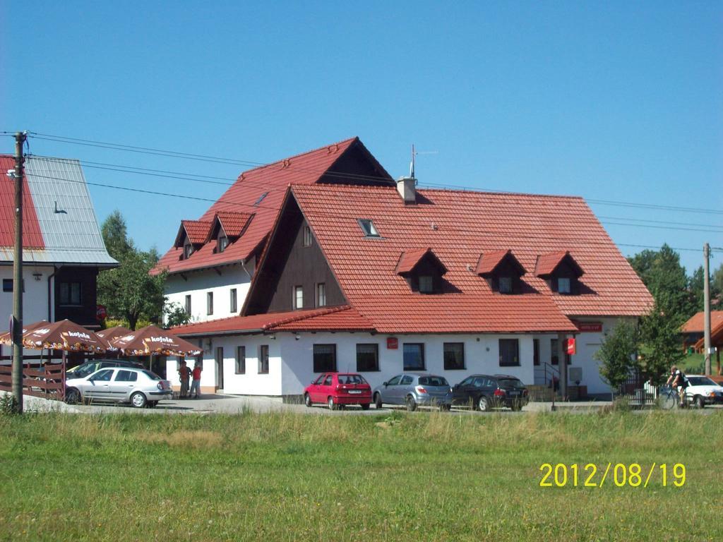 Hotel U Lip Trojanovice Frenstat pod Radhostem Exterior photo